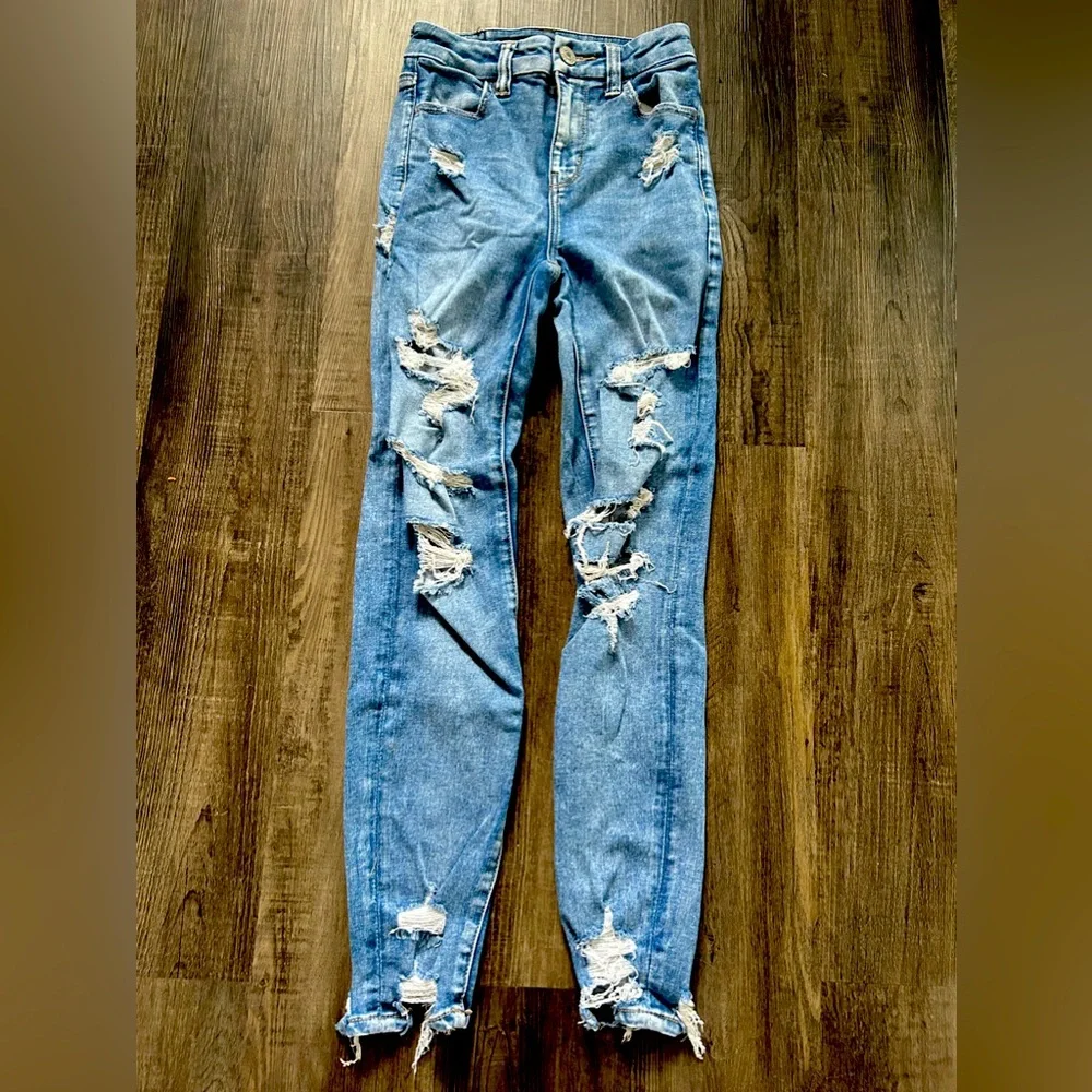 Womens/Teens American Eagle ripped skinny jeans 000 Short - Picture 1 of 3
